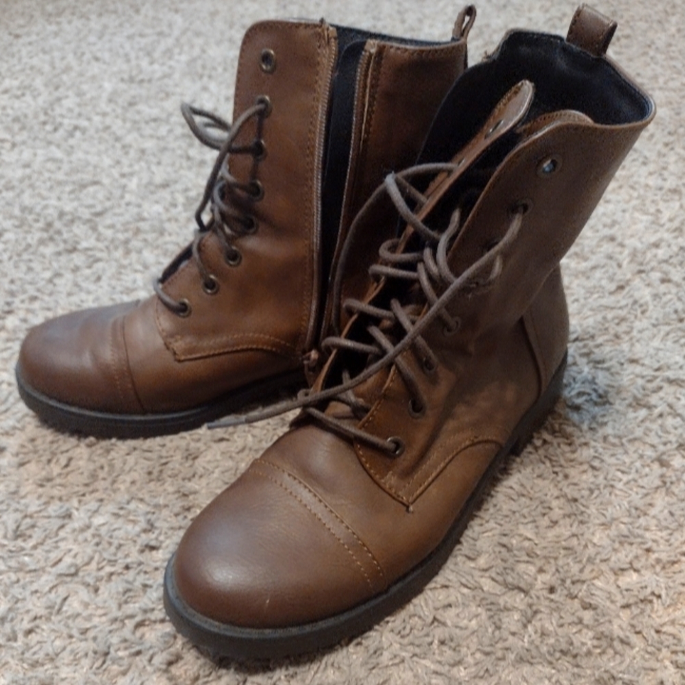 Brown boots size 8